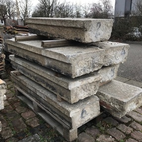 15 lfm profilierte Blockstufen aus Granit